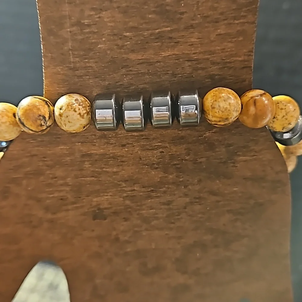 Picture Jasper and Hematite Stretch Bracelet_8mm Beads - Picture 3 of 3
